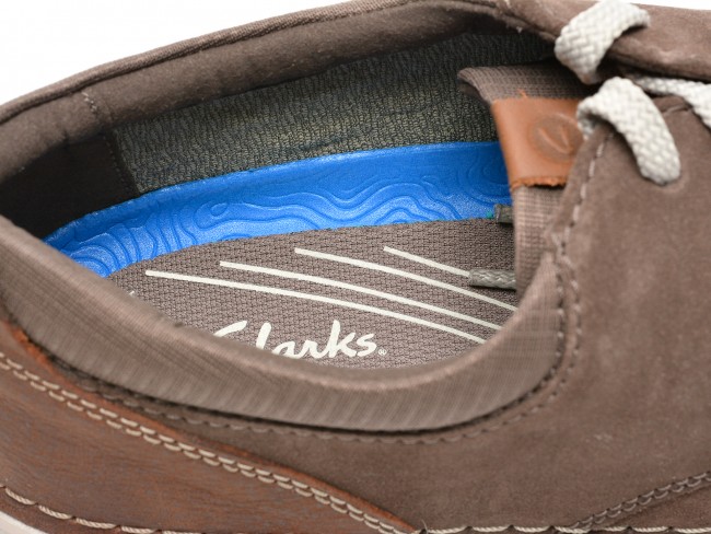 routine cache Handful Pantofi CLARKS maro, GERELAC, din piele intoarsa | otter.ro