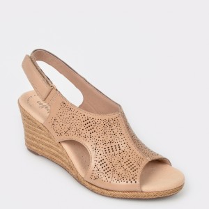 Sandale CLARKS bej, Laflros, din piele naturala