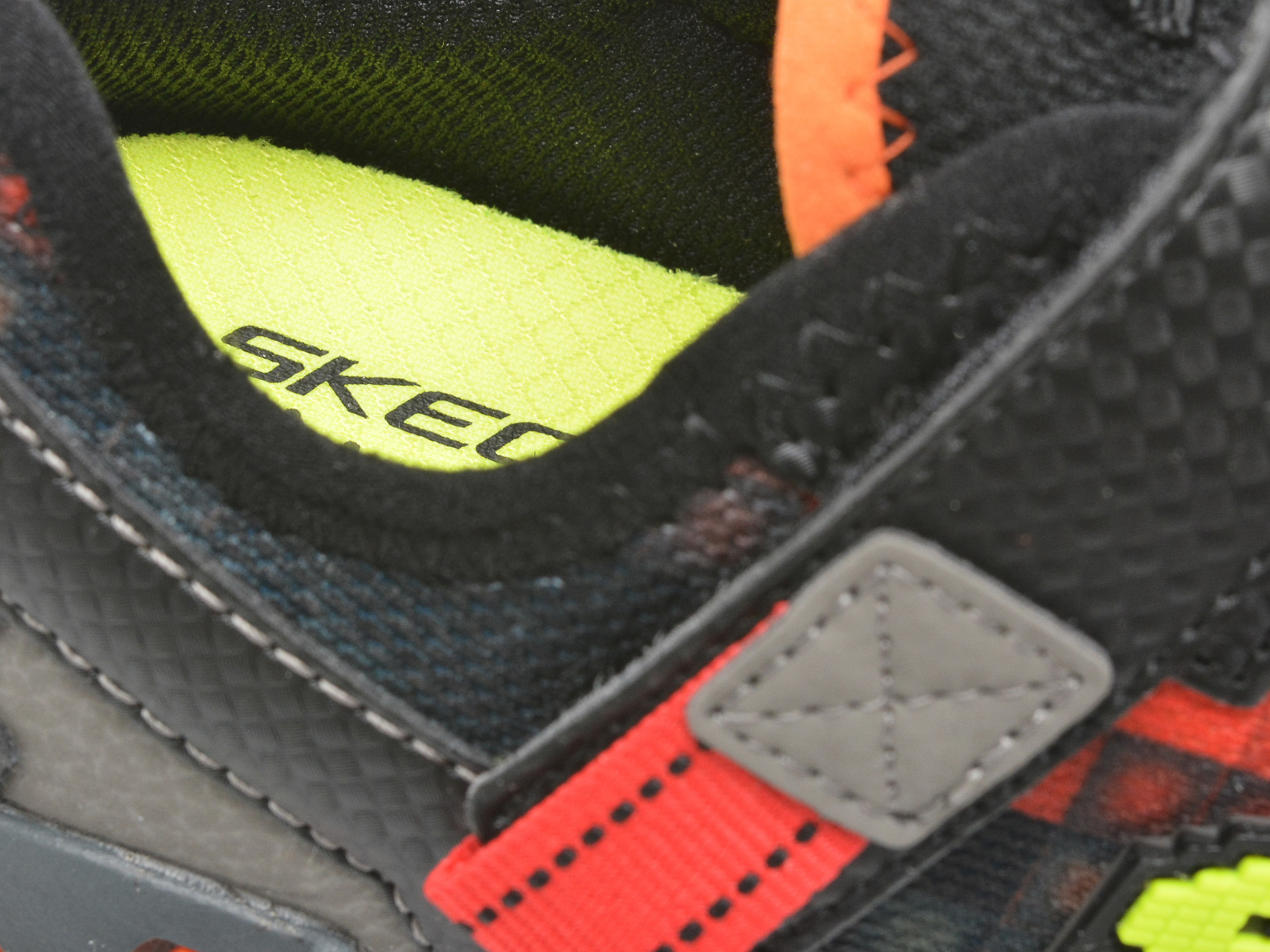 Pantofi sport SKECHERS rosii, MEGA-CRAFT 2.0, din material textil - 3
